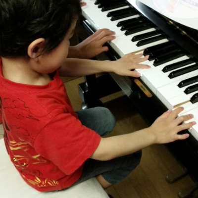 ３～４歳のピアノレッスン